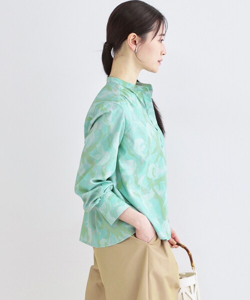 OPAQUE.CLIP（オペークドットクリップ）の「アート柄プリントブラウス【洗濯機OK】（シャツ/ブラウス・レディース・グリーン系1/ブラック系・38/40/42）」の7枚目の写真