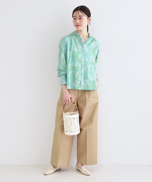 OPAQUE.CLIP（オペークドットクリップ）の「アート柄プリントブラウス【洗濯機OK】（シャツ/ブラウス・レディース・グリーン系1/ブラック系・38/40/42）」の8枚目の写真