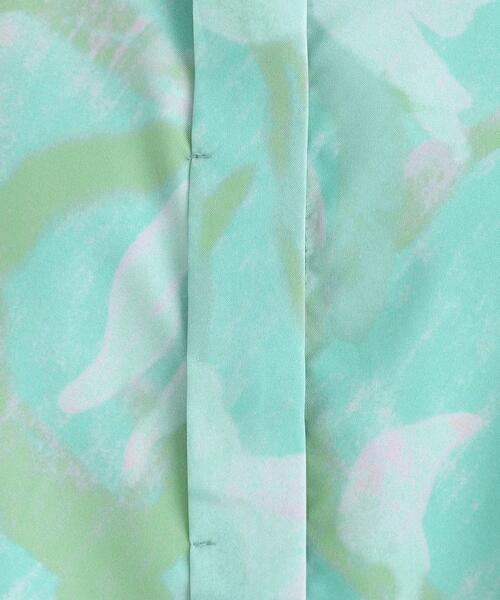 OPAQUE.CLIP（オペークドットクリップ）の「アート柄プリントブラウス【洗濯機OK】（シャツ/ブラウス・レディース・グリーン系1/ブラック系・38/40/42）」の10枚目の写真