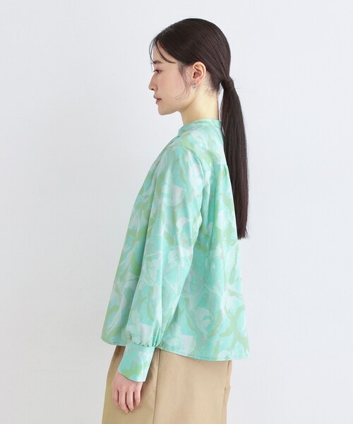 OPAQUE.CLIP（オペークドットクリップ）の「アート柄プリントブラウス【洗濯機OK】（シャツ/ブラウス・レディース・グリーン系1/ブラック系・38/40/42）」の12枚目の写真