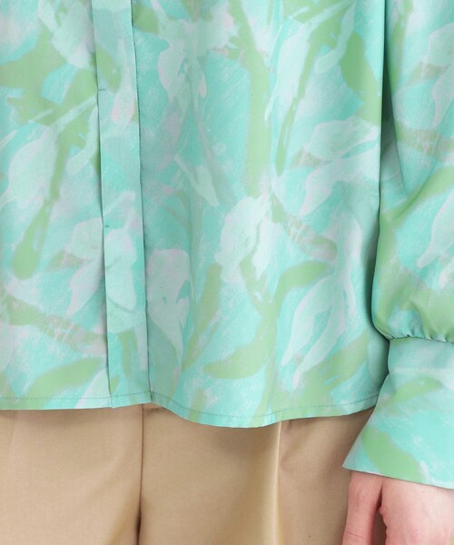 OPAQUE.CLIP（オペークドットクリップ）の「アート柄プリントブラウス【洗濯機OK】（シャツ/ブラウス・レディース・グリーン系1/ブラック系・38/40/42）」の16枚目の写真