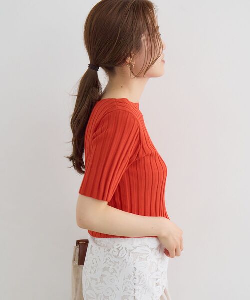 le.coeur blanc(ルクールブラン)の「ボートネックハーフスリーブリブニット(ニット/セーター・レディース・オフホワイト/グレイッシュベージュ/ブラウン/オレンジ/ブラック・38)」の9枚目の写真
