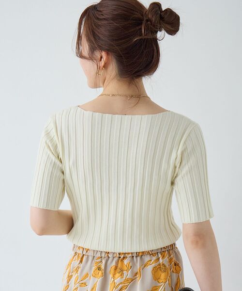 le.coeur blanc(ルクールブラン)の「ボートネックハーフスリーブリブニット(ニット/セーター・レディース・オフホワイト/グレイッシュベージュ/ブラウン/オレンジ/ブラック・38)」の6枚目の写真