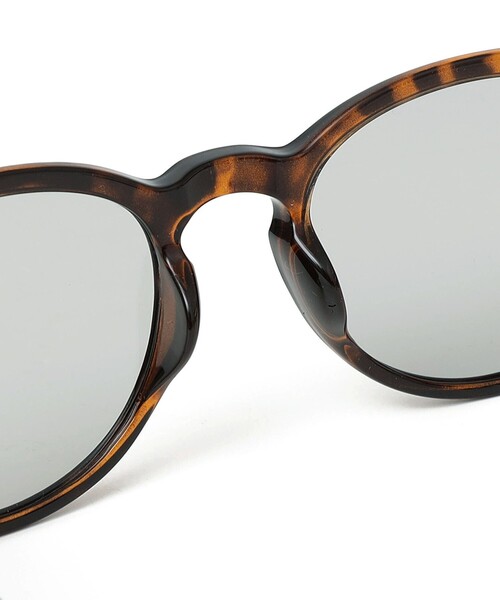 SHIPS any(シップス エニィ)の「SHIPS any: 調光レンズ クラシック サングラス(サングラス・メンズ・ブラウン/ブラック・ONE SIZE)」の5枚目の写真