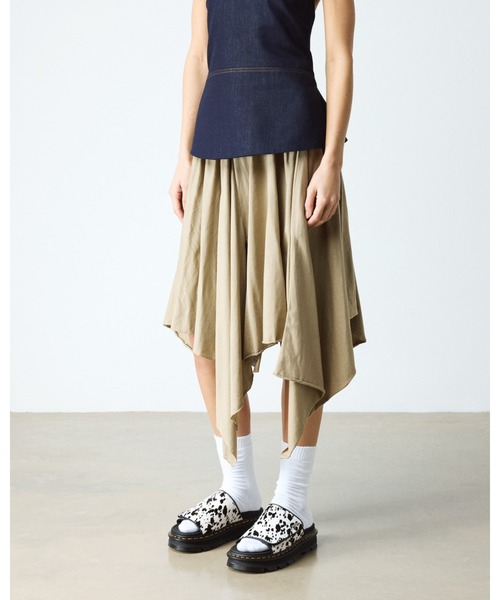 Dr. Martens(ドクターマーチン)の「Dr. Martens/ドクターマーチン ZEBZAG スライド サンダル 42851100(サンダル・メンズ・ホワイト×ブラック・UK8/UK7/UK6/UK5/UK4/UK3)」の2枚目の写真