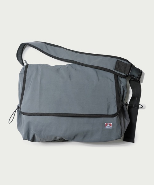 BEN DAVIS(ベンデイビス)の「FLAP BIG SHOULDER/大容量 ショルダーバッグ 軽量(ショルダーバッグ・メンズ・ブラック/カーキ/グレー・FREE)」の2枚目の写真