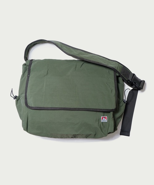 BEN DAVIS(ベンデイビス)の「FLAP BIG SHOULDER/大容量 ショルダーバッグ 軽量(ショルダーバッグ・メンズ・ブラック/カーキ/グレー・FREE)」の3枚目の写真