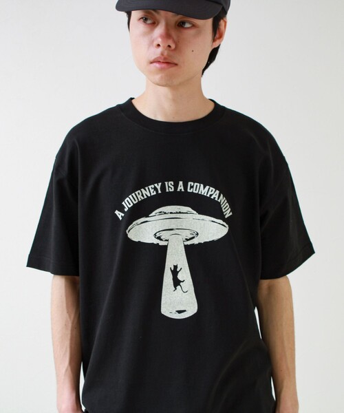 GLOSTER(グロスター)の「【ABDUCTION】T-shirts(Tシャツ/カットソー・メンズ・オフホワイト/イエロー/ブラック・L/M/S)」の2枚目の写真