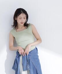 NATURAL BEAUTY BASIC（ナチュラルビューティーベーシック）の「スクエアネックリブニット（タンクトップ）」