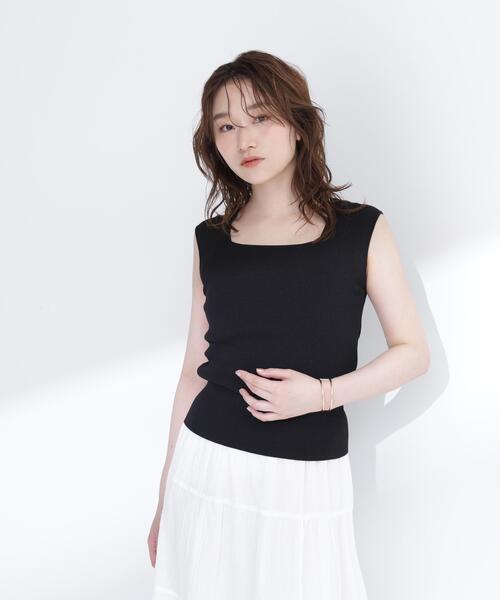 NATURAL BEAUTY BASIC（ナチュラルビューティーベーシック）の「スクエアネックリブニット（タンクトップ・レディース・オフホワイト/ライトグリーン/ベージュ/ブラック・ﾌﾘ-）」の2枚目の写真