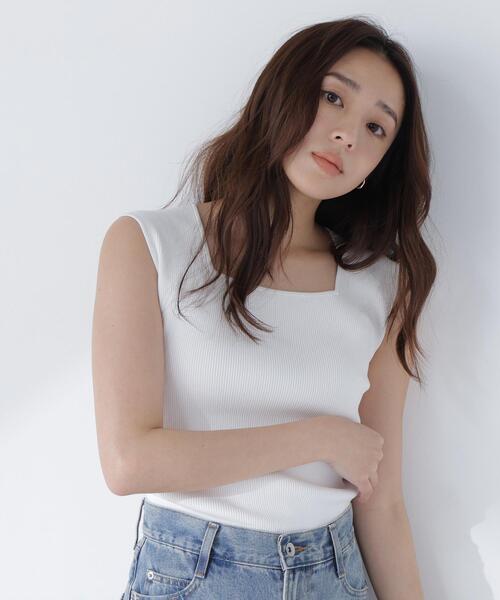 NATURAL BEAUTY BASIC（ナチュラルビューティーベーシック）の「スクエアネックリブニット（タンクトップ・レディース・オフホワイト/ライトグリーン/ベージュ/ブラック・ﾌﾘ-）」の19枚目の写真