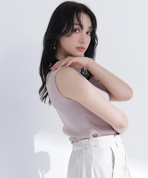 NATURAL BEAUTY BASIC（ナチュラルビューティーベーシック）の「スクエアネックリブニット（タンクトップ・レディース・オフホワイト/ライトグリーン/ベージュ/ブラック・ﾌﾘ-）」の22枚目の写真