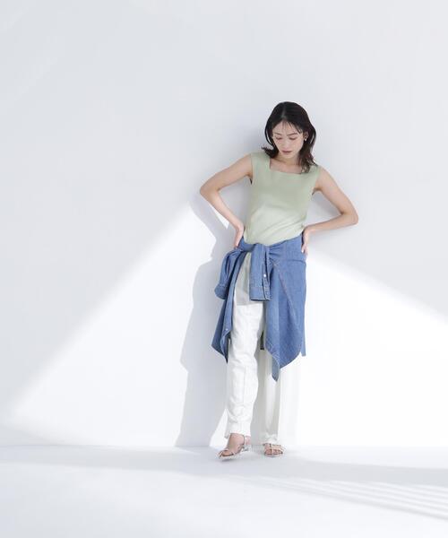NATURAL BEAUTY BASIC（ナチュラルビューティーベーシック）の「スクエアネックリブニット（タンクトップ・レディース・オフホワイト/ライトグリーン/ベージュ/ブラック・ﾌﾘ-）」の10枚目の写真