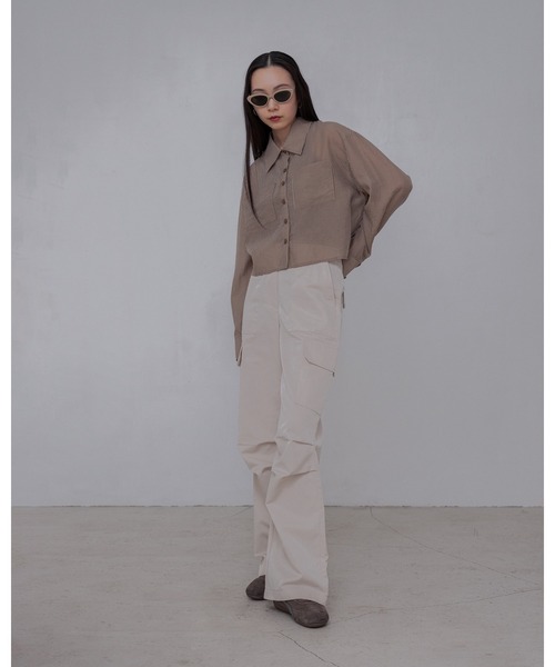 YOOU(ユー)の「ストライプシアーシャツ/透け感素材 × ショート・ロング丈展開(シャツ/ブラウス・レディース・ホワイト/ネイビー/ブラウン・MEDIUM/SMALL)」の17枚目の写真