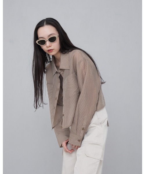 YOOU(ユー)の「ストライプシアーシャツ/透け感素材 × ショート・ロング丈展開(シャツ/ブラウス・レディース・ホワイト/ネイビー/ブラウン・MEDIUM/SMALL)」の19枚目の写真