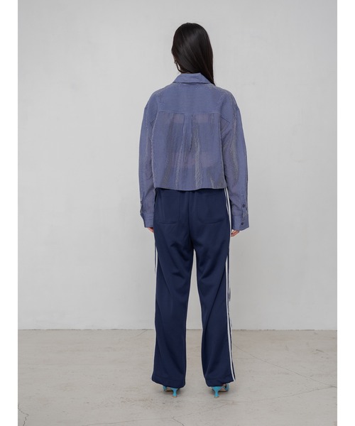 YOOU(ユー)の「ストライプシアーシャツ/透け感素材 × ショート・ロング丈展開(シャツ/ブラウス・レディース・ホワイト/ネイビー/ブラウン・MEDIUM/SMALL)」の22枚目の写真