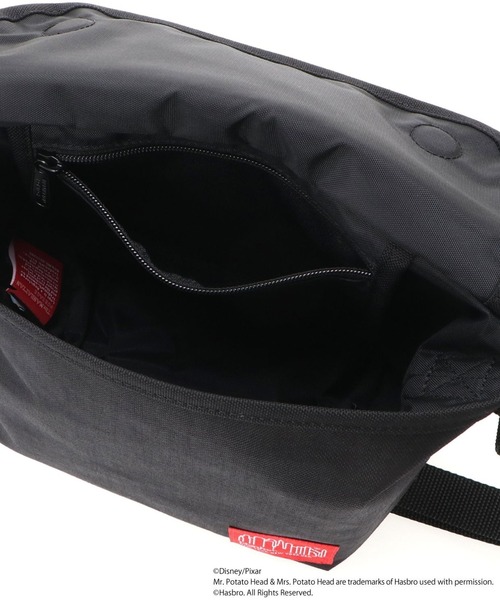 Manhattan Portage(マンハッタンポーテージ)の「Manhattan Portage/マンハッタンポーテージ ショルダーバッグ "トイストーリー" Nylon Messenger Bag(XS)FZP MGNT MR & MRS POTATO HEAD MP1603FZPTOYPTO(ショルダーバッグ・メンズ・ブラック・FREE)」の22枚目の写真