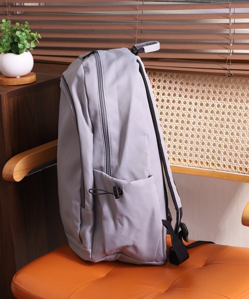 Ree&Mee(リーアンドミー)の「ワイドオープンポケット バックパック PCポケット 通勤 通学 軽量 リュックサック(バックパック/リュック・メンズ・ブラック/グレー/アイボリー・FREE)」の10枚目の写真