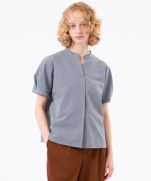 MACKINTOSH PHILOSOPHY（ﾏｯｷﾝﾄｯｼｭ ﾌｨﾛｿﾌｨｰ）の「【WEB&一部店舗限定】スキッパーサッカーブラウス（シャツ/ブラウス・レディース・ブラック/ダークネイビー/ブルー/ネイビー・36/38）」の2枚目の写真
