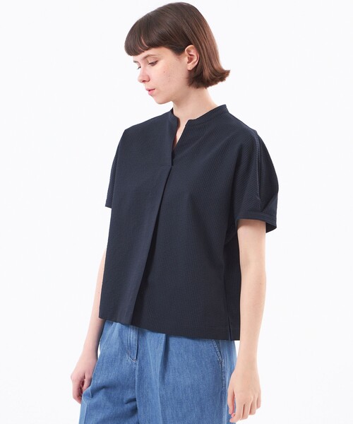 MACKINTOSH PHILOSOPHY（ﾏｯｷﾝﾄｯｼｭ ﾌｨﾛｿﾌｨｰ）の「【WEB&一部店舗限定】スキッパーサッカーブラウス（シャツ/ブラウス・レディース・ブラック/ダークネイビー/ブルー/ネイビー・36/38）」の4枚目の写真