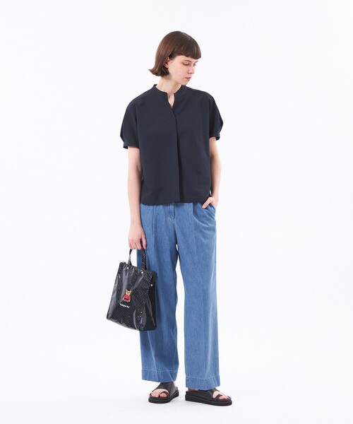 MACKINTOSH PHILOSOPHY（ﾏｯｷﾝﾄｯｼｭ ﾌｨﾛｿﾌｨｰ）の「【WEB&一部店舗限定】スキッパーサッカーブラウス（シャツ/ブラウス・レディース・ブラック/ダークネイビー/ブルー/ネイビー・36/38）」の8枚目の写真