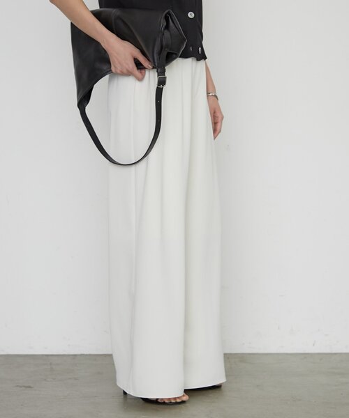 LOUNGEDRESS(ラウンジドレス)の「《腰回りカバー/着回し》イージーワイドタックパンツ(その他パンツ・レディース・ブラック/アイボリー/ベージュ・LARGE/MEDIUM/SMALL)」の11枚目の写真