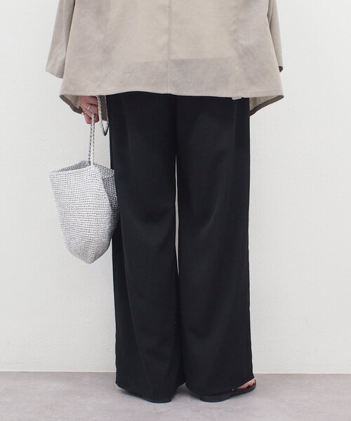 LOUNGEDRESS（ラウンジドレス）の「イージーワイドタックパンツ（その他パンツ・レディース・ブラック/アイボリー/ベージュ・LARGE/MEDIUM/SMALL）」の20枚目の写真