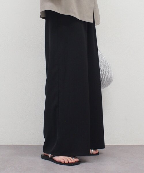 LOUNGEDRESS（ラウンジドレス）の「イージーワイドタックパンツ（その他パンツ・レディース・ブラック/アイボリー/ベージュ・LARGE/MEDIUM/SMALL）」の21枚目の写真