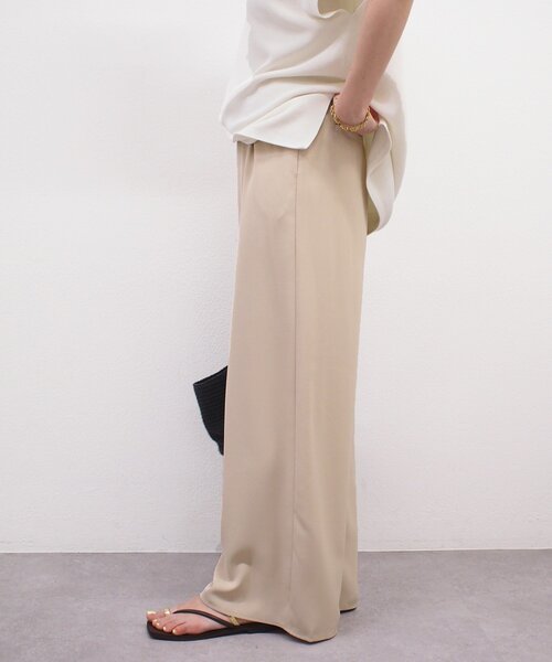 LOUNGEDRESS（ラウンジドレス）の「イージーワイドタックパンツ（その他パンツ・レディース・ブラック/アイボリー/ベージュ・LARGE/MEDIUM/SMALL）」の9枚目の写真