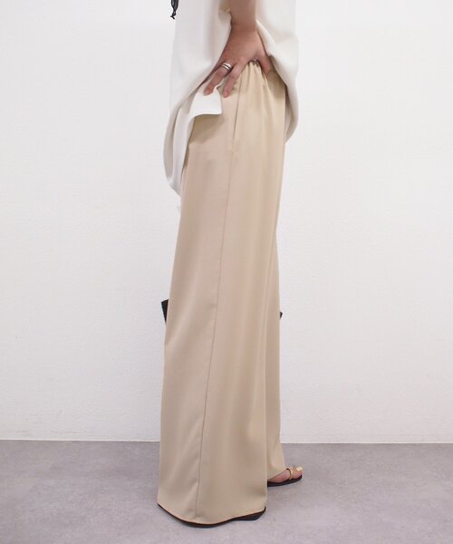 LOUNGEDRESS（ラウンジドレス）の「イージーワイドタックパンツ（その他パンツ・レディース・ブラック/アイボリー/ベージュ・LARGE/MEDIUM/SMALL）」の11枚目の写真