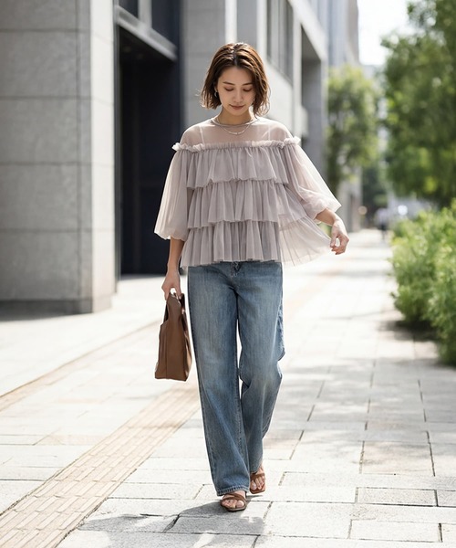 STYLE DELI(スタイルデリ)の「【selection】チュールティアードギャザーブラウス(シャツ/ブラウス・レディース・グレイッシュベージュ/ブラック・FREE)」の3枚目の写真