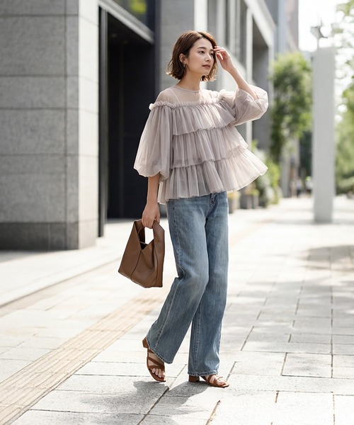 STYLE DELI(スタイルデリ)の「【selection】チュールティアードギャザーブラウス(シャツ/ブラウス・レディース・グレイッシュベージュ/ブラック・FREE)」の5枚目の写真