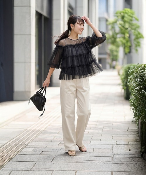 STYLE DELI(スタイルデリ)の「【selection】チュールティアードギャザーブラウス(シャツ/ブラウス・レディース・グレイッシュベージュ/ブラック・FREE)」の7枚目の写真