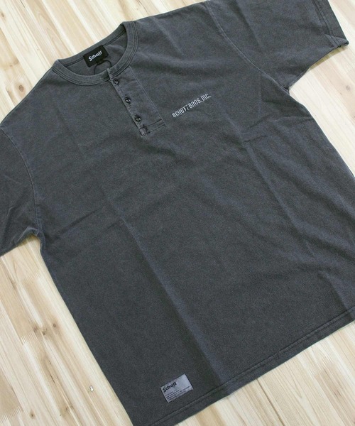 TopIsm（トップイズム）の「TIME TESTED OVER FOUR GENERATIONS EMB. HENLEY T-SHIRT（Tシャツ/カットソー・メンズ・ブラック/ホワイト・XXL/XL/L/M）」の9枚目の写真