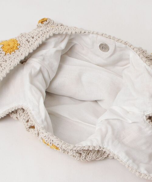 The Bagmati(ザバグマティ)の「(BAGMATI)FLOWER BAG(ショルダーバッグ・レディース・イエロー・ONE SIZE)」の4枚目の写真