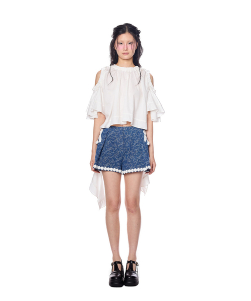 GREEDILOUS(グリディアス)の「Floral Applique Denim Shorts(その他パンツ・レディース・その他・LARGE/X-SMALL/SMALL/MEDIUM)」の1枚目の写真