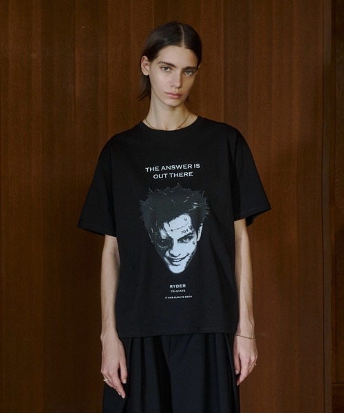 soerte（ソエルテ）の「Cyber Portrait Graphic Tee/サイバーポートレートグラフィックTシャツ（Tシャツ/カットソー・メンズ・ホワイト系その他/ブラック/ホワイト系その他2/ホワイト/ブラック系その他2/ブラック系その他・1/2/3）」の4枚目の写真