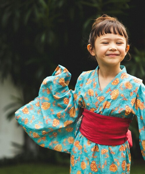 BEAMS mini（ビームスミニ）の「フラワー柄 浴衣 2026SS （90～130cm）お祭り 女の子 男の子 夏休み 花火大会 夕涼み（浴衣・キッズ・サックスブルー・S(90～100)/M(110～120)/L(130～140)）」の2枚目の写真