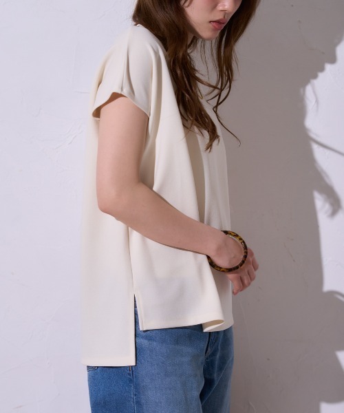 TRIANGLE PALETTE(トライアングルパレット)の「カットジョーゼット フレンチスリーブトップス(Tシャツ/カットソー・レディース・ホワイト/ブラック/レッド・FREE)」の14枚目の写真