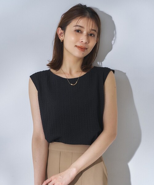 UNTITLED(アンタイトル)の「【アンサンブル可】ポコポコノースリトップス(Tシャツ/カットソー・レディース・オフホワイト/ブラック・00/02/04/44/48)」の2枚目の写真