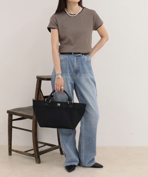 fredy emue（フレディエミュ）の「リンガー配色Tシャツ（Tシャツ/カットソー・レディース・アイボリー/ブラック/ブラウン・38）」の19枚目の写真
