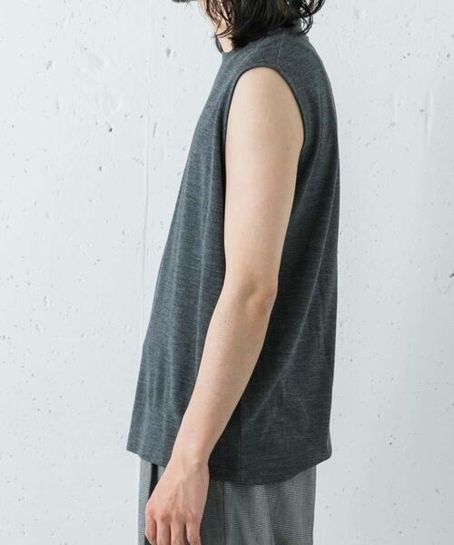 URBAN RESEARCH(アーバンリサーチ)の「『洗濯可』new basic WASHABLE MERINO WOOL NO-SLEEVE(Tシャツ/カットソー・メンズ・ネイビー/チャコールグレー/ブラック・MEDIUM/X-LARGE/LARGE)」の6枚目の写真