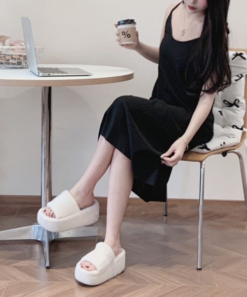 Miniministore(ミニミニストア)の「キャミワンピース プリーツ レディース夏(ワンピース・レディース・ブラック/アイボリー・M/XL/L)」の14枚目の写真
