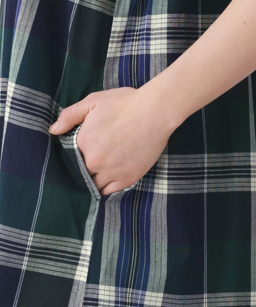 無印良品(ムジルシリョウヒン)の「婦人 マドラスチェック サロペット(サロペット/オーバーオール・レディース・ダークグリーン系/パープル系・S/M/L/XL)」の6枚目の写真