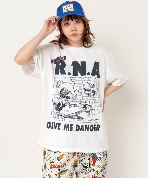 RNA（アールエヌエー）の「M2727 キャットギタープリントT（Tシャツ/カットソー・レディース・パープル/ブラック/ホワイト・MEDIUM）」の4枚目の写真