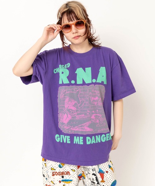 RNA（アールエヌエー）の「M2727 キャットギタープリントT（Tシャツ/カットソー・レディース・パープル/ブラック/ホワイト・MEDIUM）」の11枚目の写真