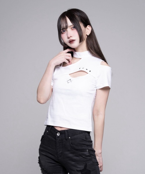 REFLEM(レフレム)の「『REFLEM/レフレム』カットデザインワンショルトップス(Tシャツ/カットソー・レディース・ブラック/ホワイト・M/L)」の7枚目の写真