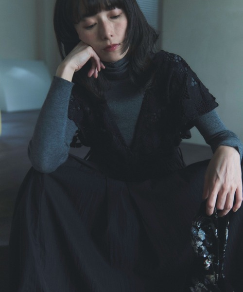 flaeu(フラユ)の「Lace Gather Dress(ワンピース・レディース・ホワイト/ブラック・FREE)」の1枚目の写真