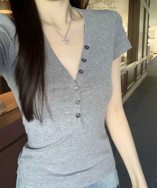 AVYL（アヴィル）の「スリムフィットヘンリーネック半袖カットソー（Tシャツ/カットソー・レディース・グレー・M）」の5枚目の写真