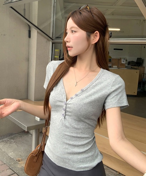 AVYL（アヴィル）の「スリムフィットヘンリーネック半袖カットソー（Tシャツ/カットソー・レディース・グレー・M）」の22枚目の写真